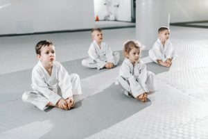 Konzentration durch Kampfsport im Kindergarten